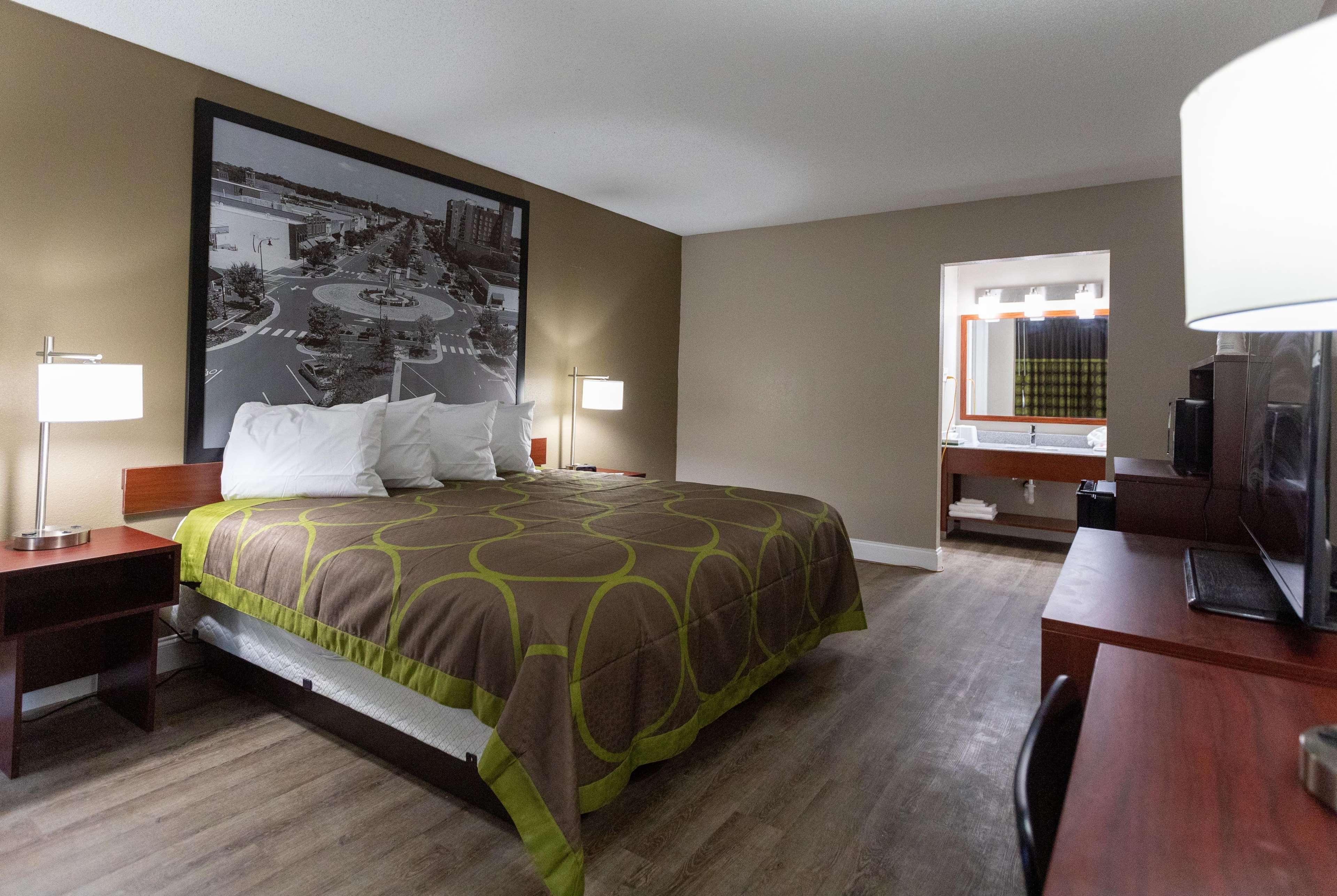 Super 8 by Wyndham Goldsboro Motel Eksteriør billede