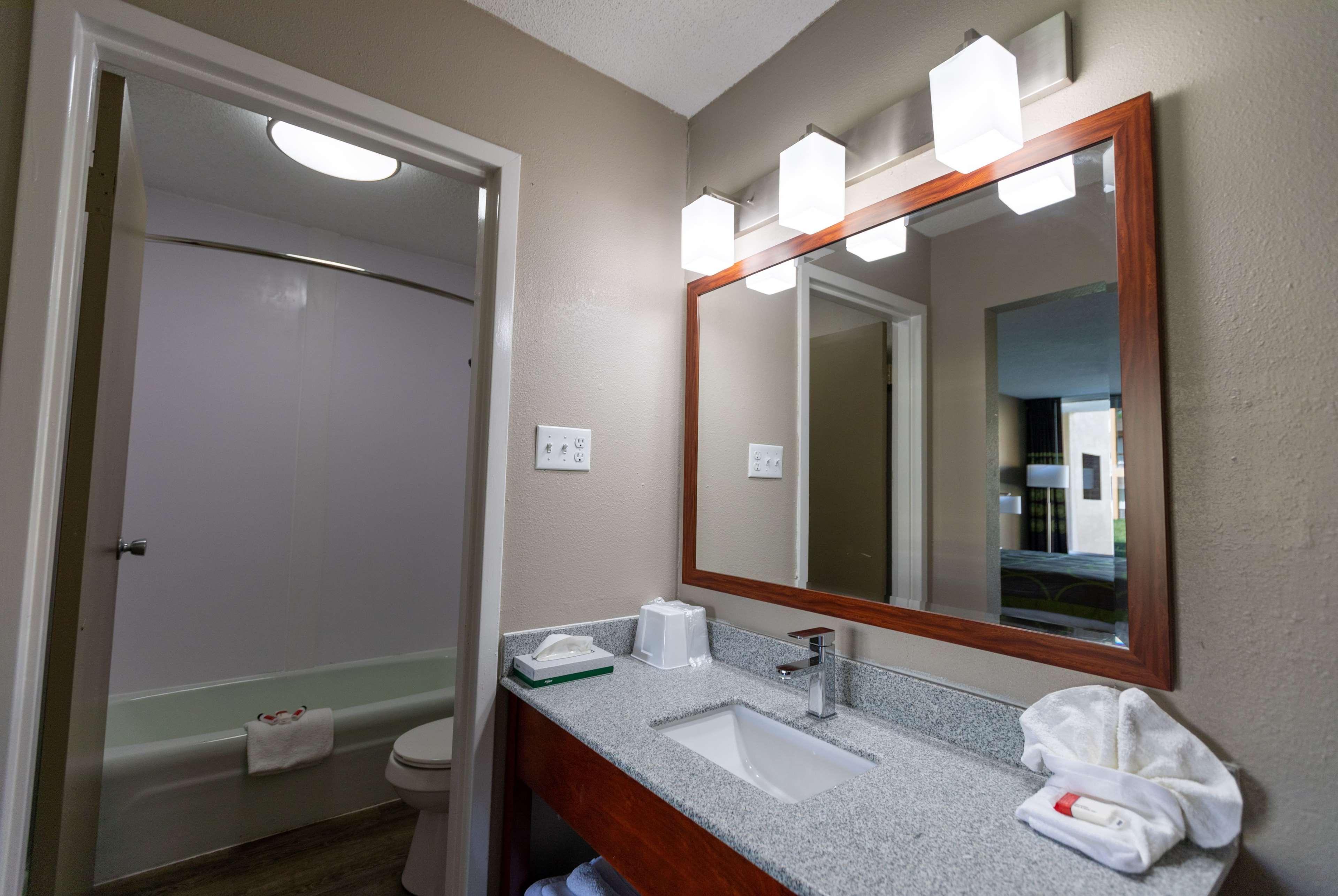 Super 8 by Wyndham Goldsboro Motel Eksteriør billede