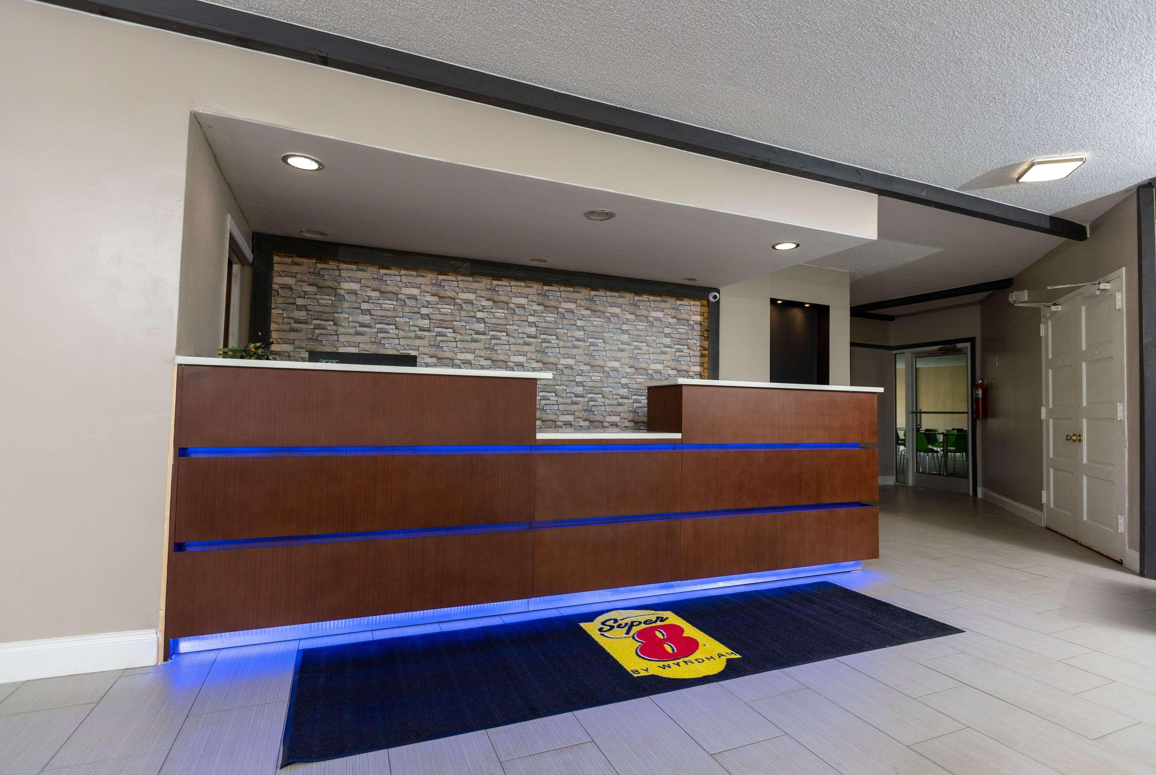 Super 8 by Wyndham Goldsboro Motel Eksteriør billede