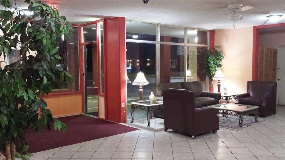Super 8 by Wyndham Goldsboro Motel Eksteriør billede