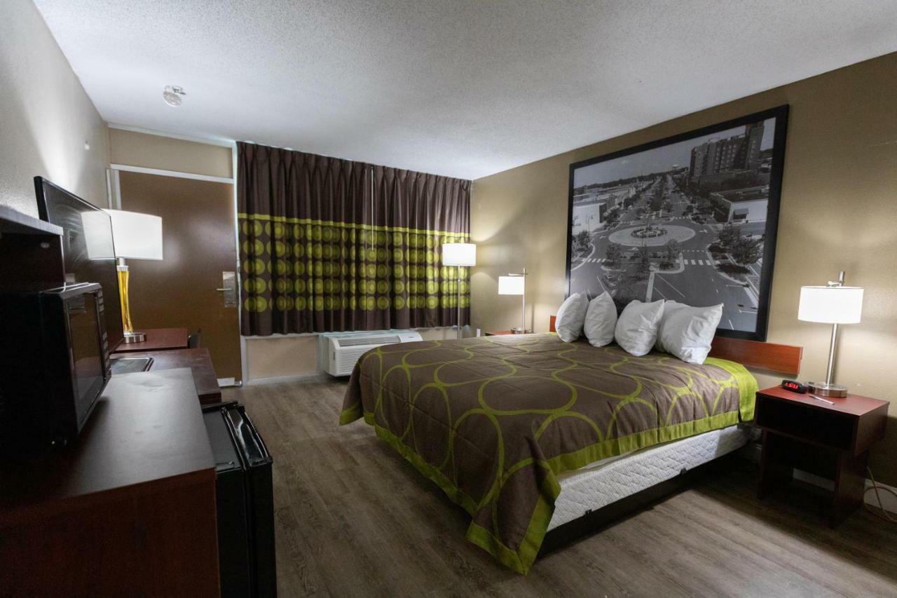 Super 8 by Wyndham Goldsboro Motel Eksteriør billede