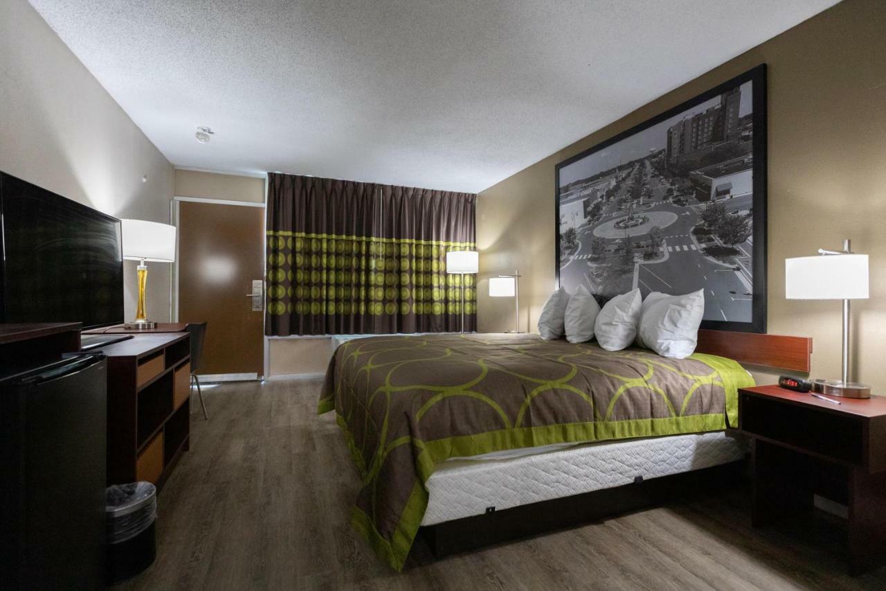 Super 8 by Wyndham Goldsboro Motel Eksteriør billede