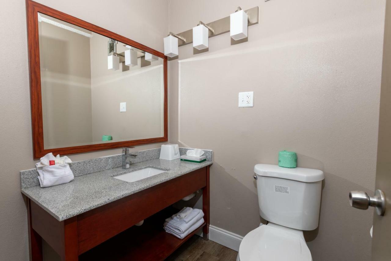 Super 8 by Wyndham Goldsboro Motel Eksteriør billede