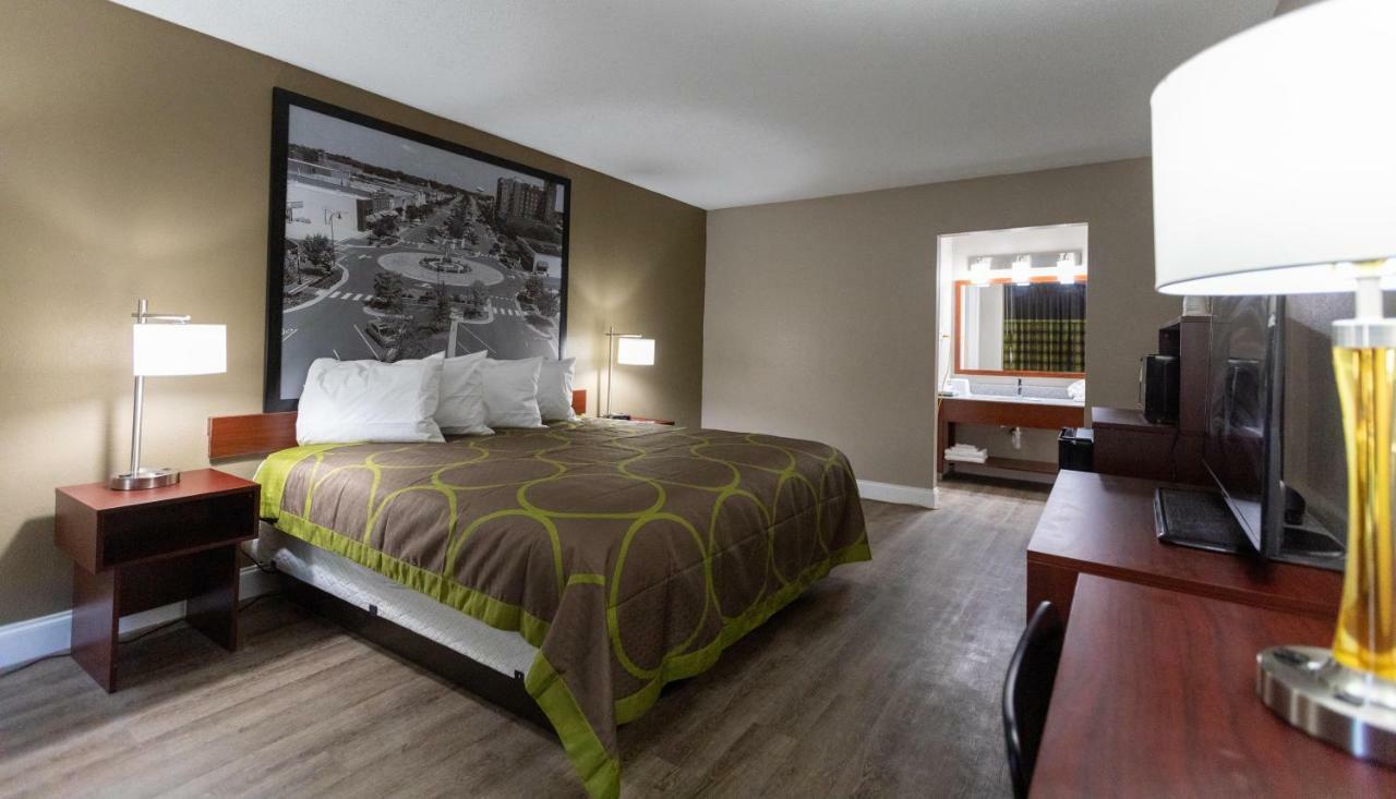 Super 8 by Wyndham Goldsboro Motel Eksteriør billede